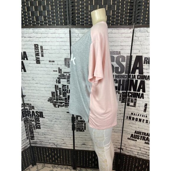 Reebok XXL Gray-Pink Logo Crew Neck Short Sleeve Tee - Picture 3 of 5